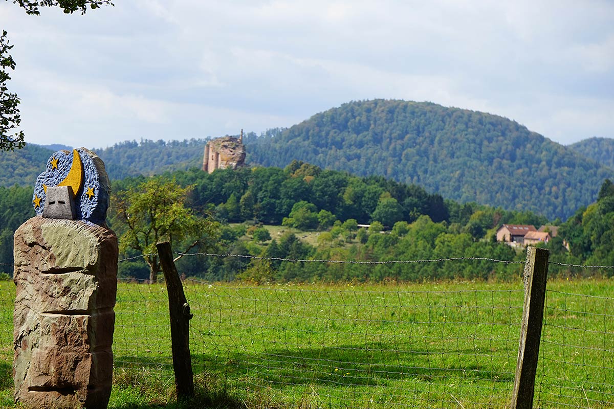 Blick auf die Burgruine Fleckenstein - © Manfred Kuntz